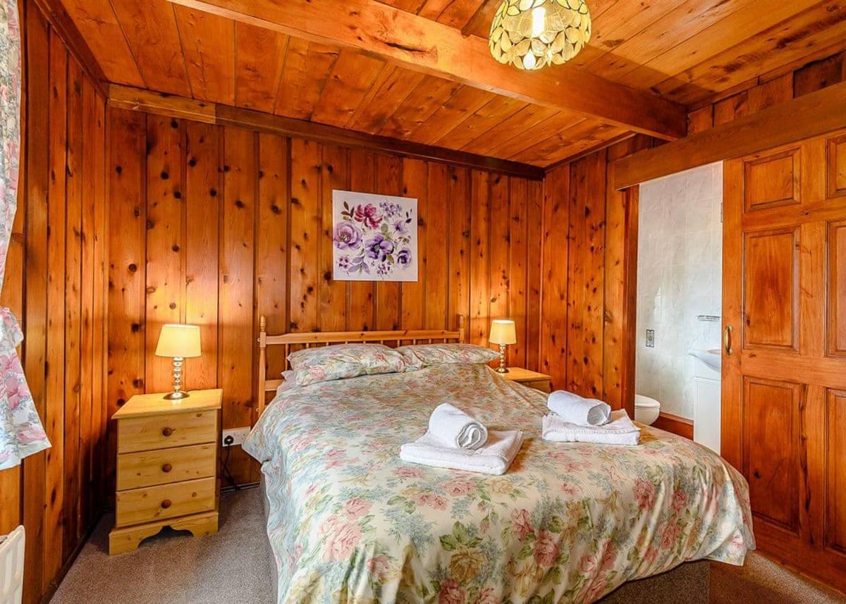 Penllwyn Lodges モントゴメリー エクステリア 写真